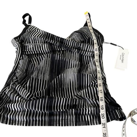 Calvin Klein Black & White Compression Fit Tankini Top Woman Size Small NWT - Picture 9 of 9